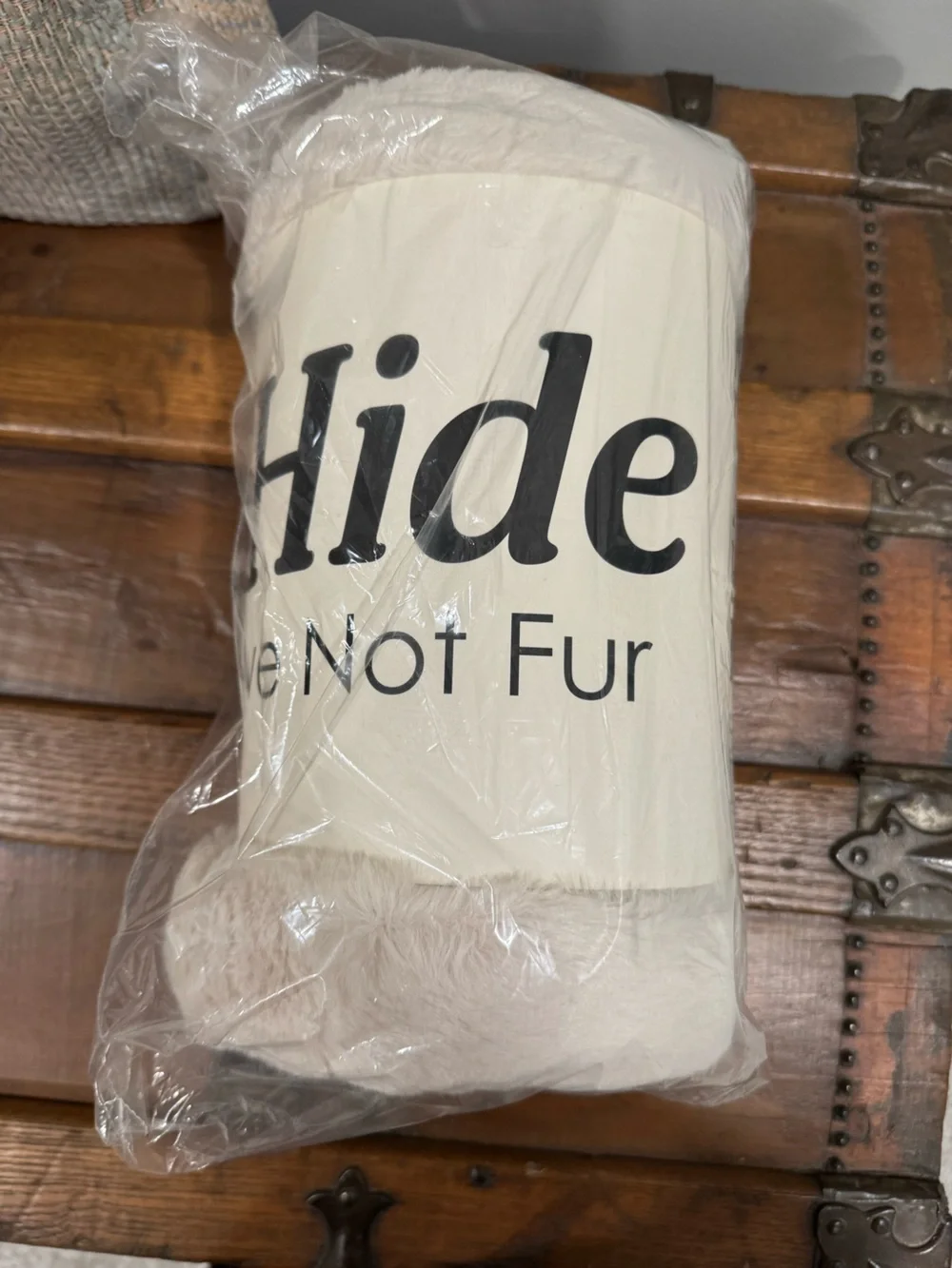 Chic Faux Fur Throw Blanket in Cream – Soft Home Accent